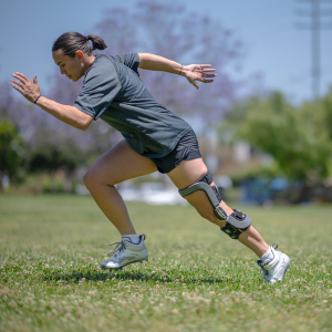 KNEE LIGAMENT BRACES